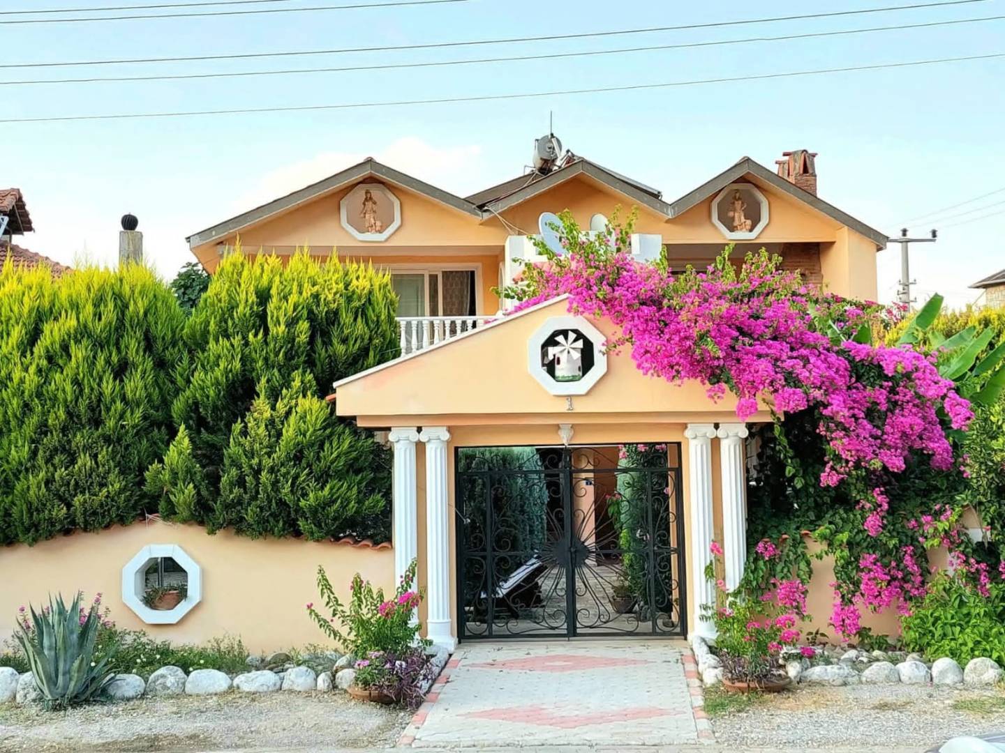 Ortaca Dalyan'da Geniş Ailelere Uygun, Özel Havuzlu, Konforlu Villa