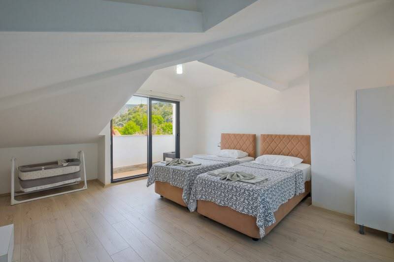 Ortaca Dalyan'da Geniş Ailelere Uygun, Özel Havuzlu, Şık Villa