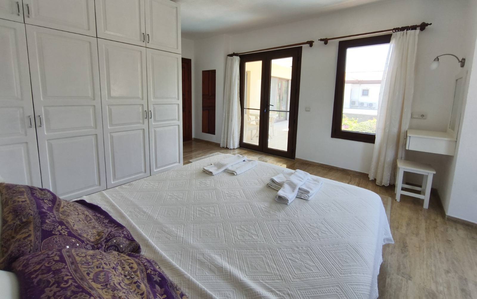 Ortaca Dalyan'da Geniş Alanlara Sahip, Özel Havuzlu, Konforlu Villa