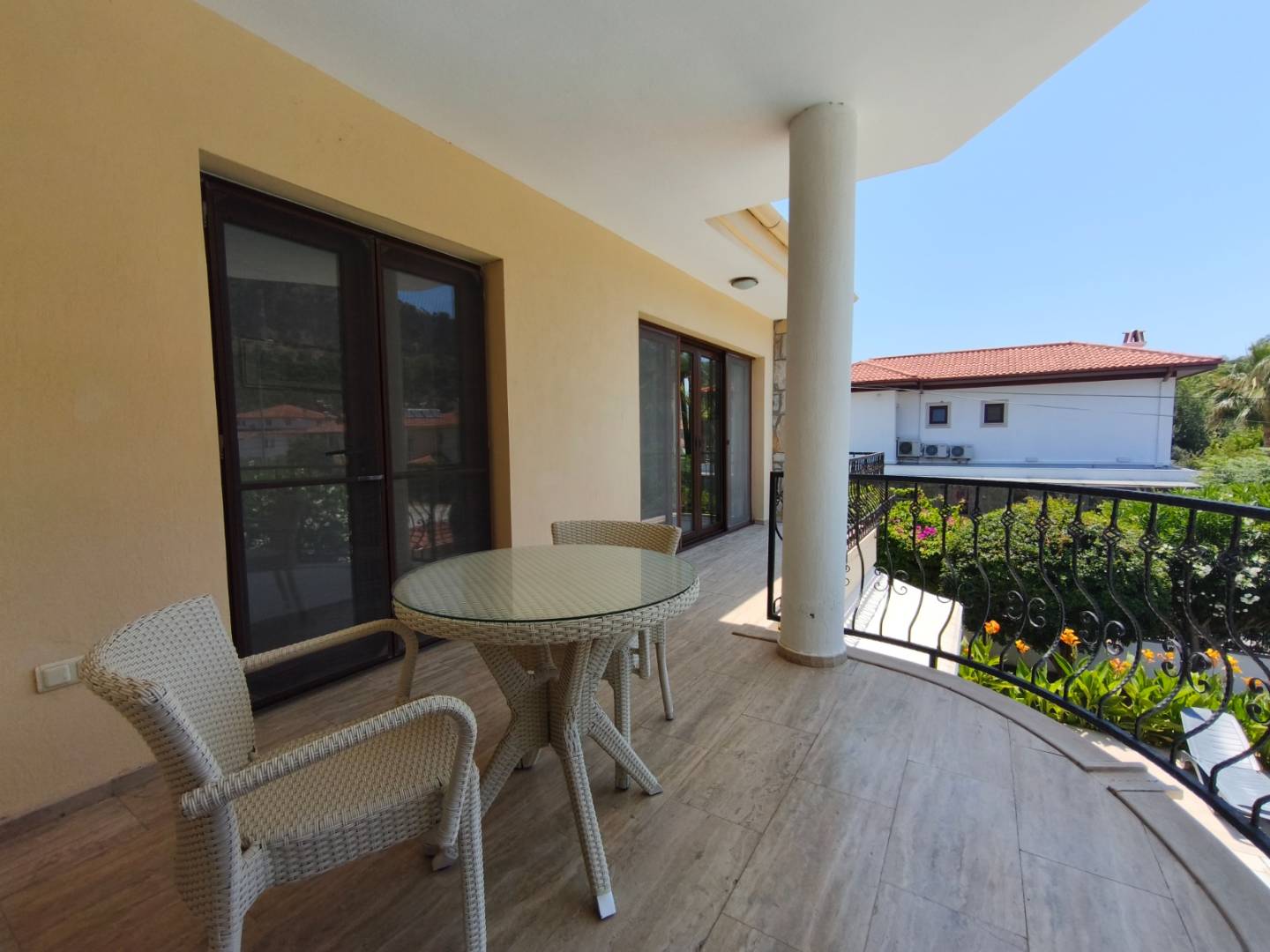 Ortaca Dalyan'da Geniş Alanlara Sahip, Özel Havuzlu, Konforlu Villa