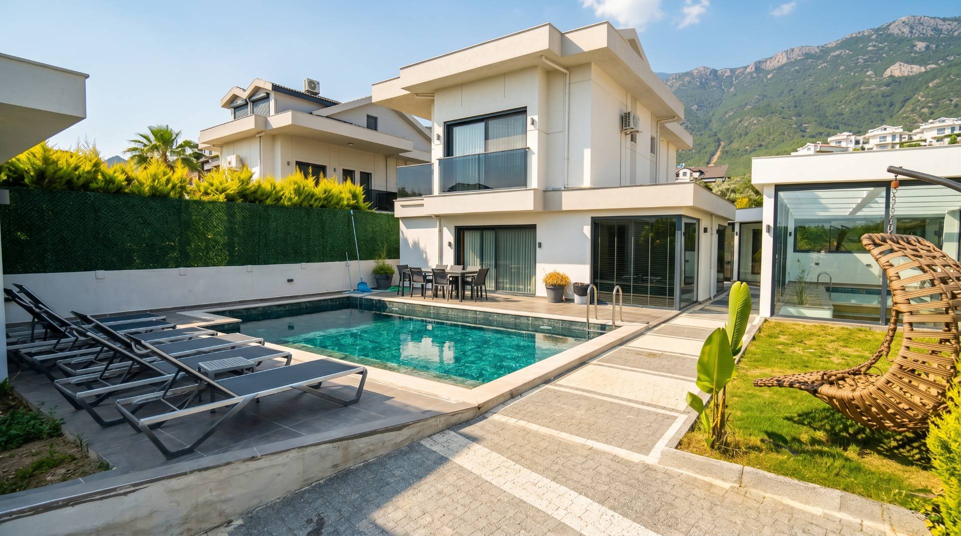 Fethiye Ölüdeniz'de Merkezi Konumda, Özel Havuzlu, Lüks Villa