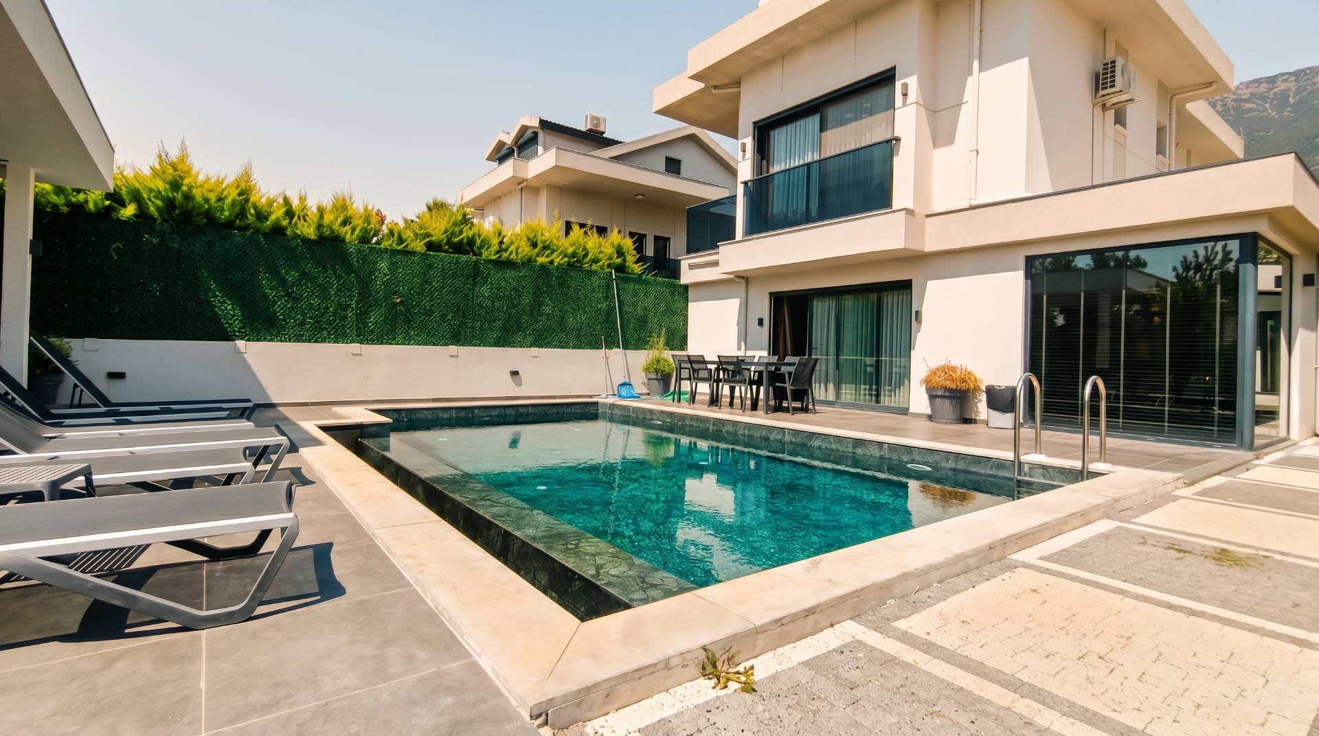 Fethiye Ölüdeniz'de Merkezi Konumda, Özel Havuzlu, Lüks Villa
