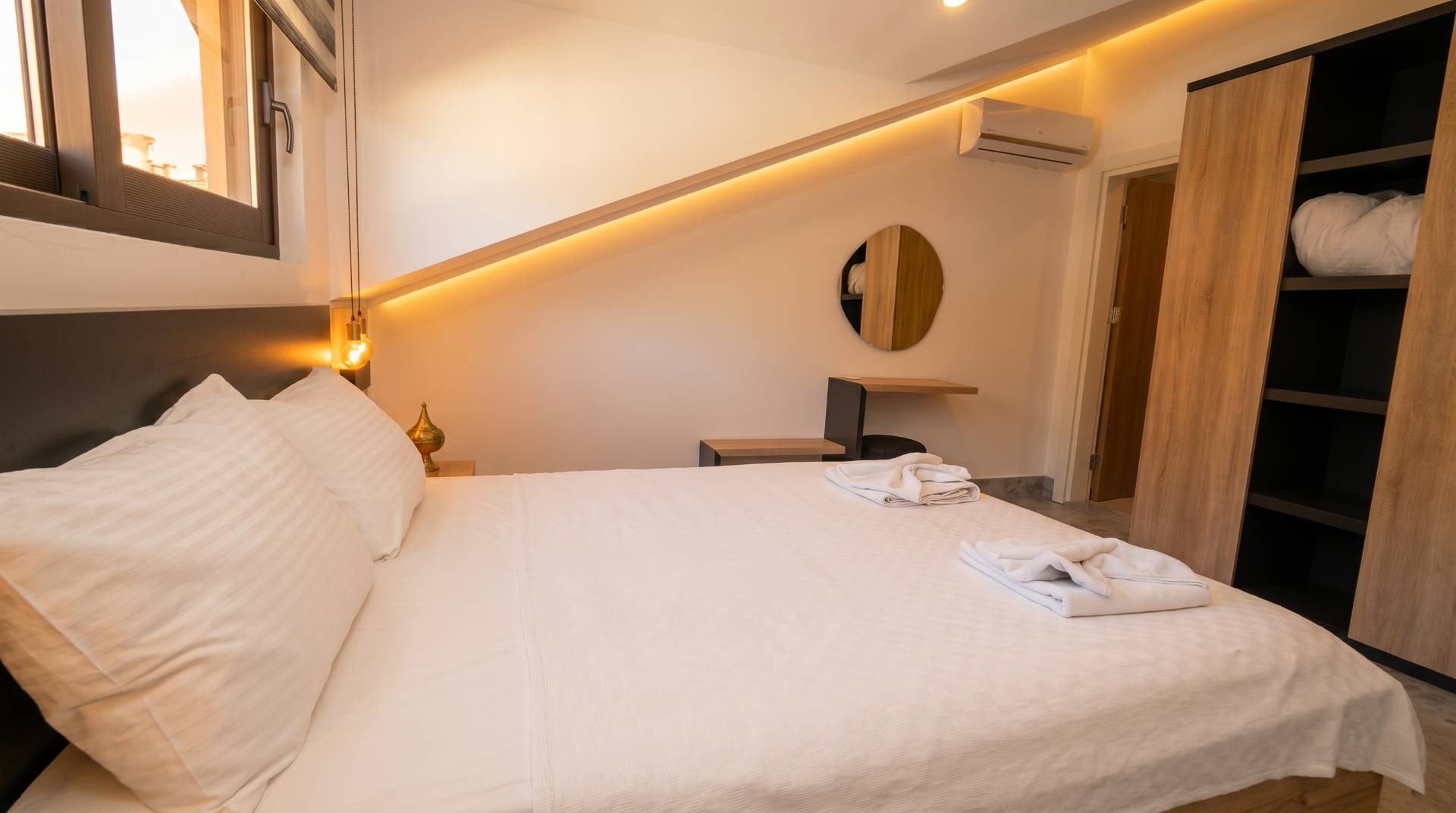 Fethiye Ölüdeniz'de Merkezi Konumda, Özel Havuzlu, Lüks Villa