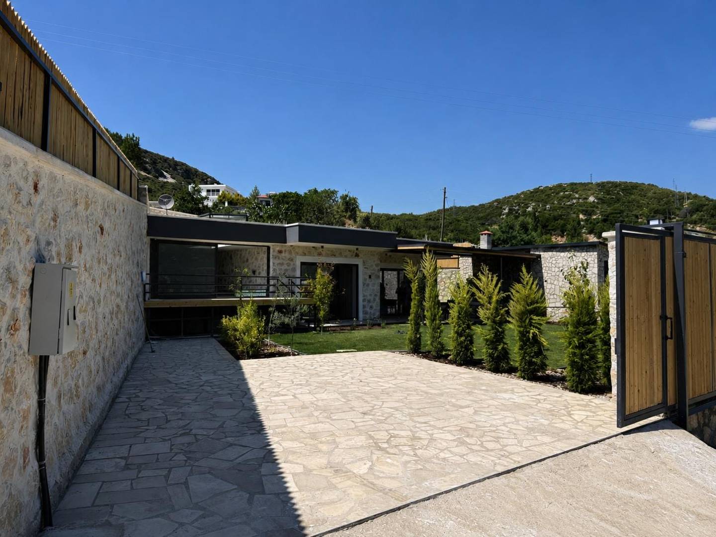 Kaş İkizce'de Balayı Çiftlerine Uygun, Kapalı Havuzlu, Korunaklı Villa