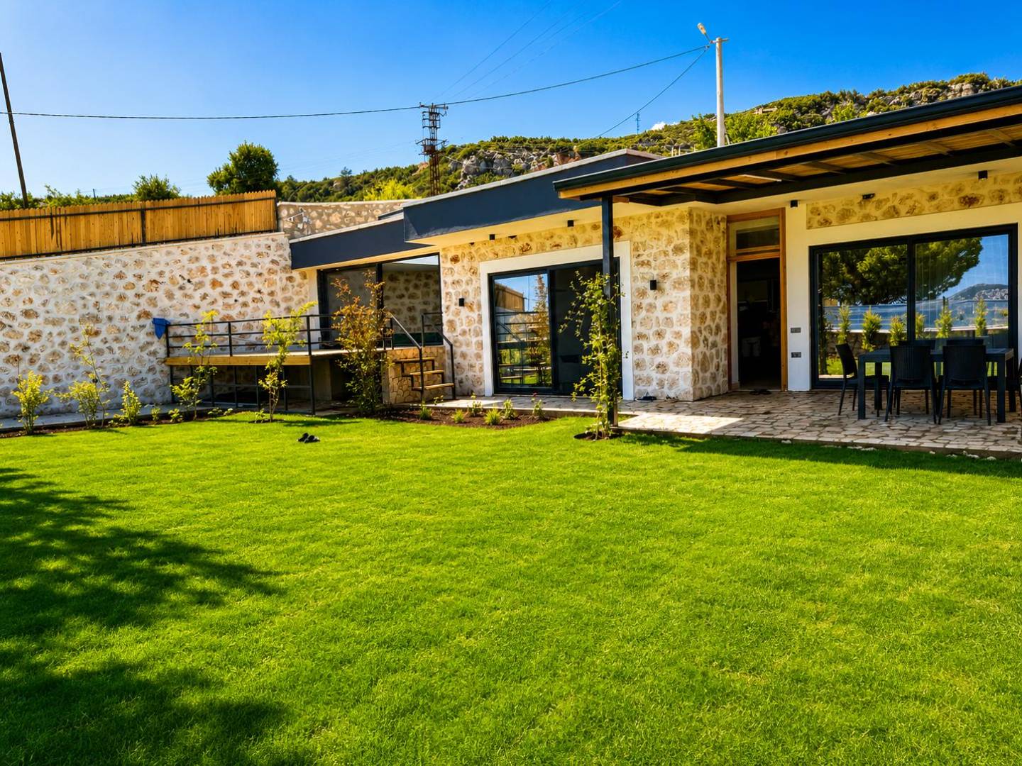 Kaş İkizce'de Balayı Çiftlerine Uygun, Kapalı Havuzlu, Korunaklı Villa