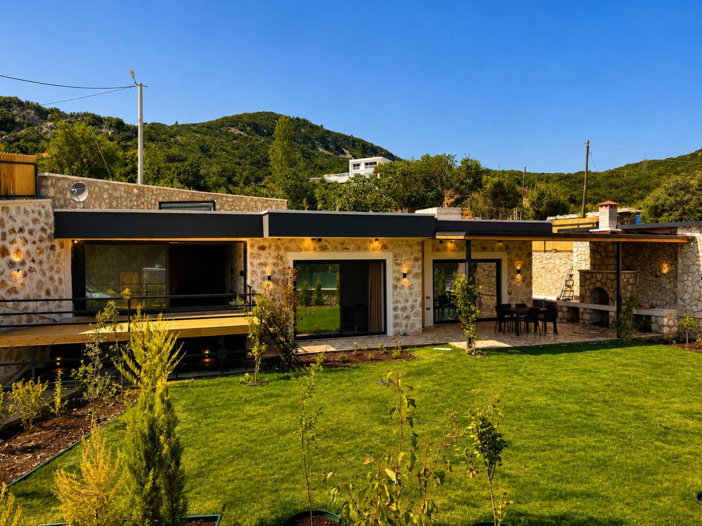 Kaş İkizce'de Balayı Çiftlerine Uygun, Kapalı Havuzlu, Korunaklı Villa