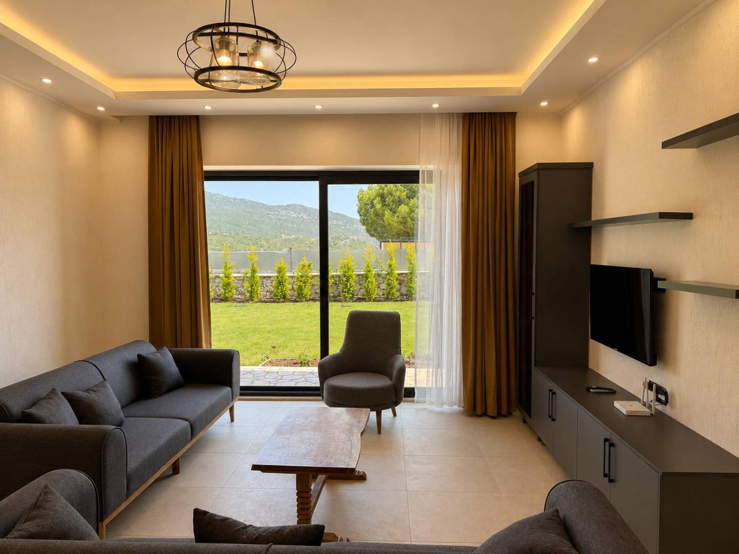 Kaş İkizce'de Balayı Çiftlerine Uygun, Kapalı Havuzlu, Korunaklı Villa