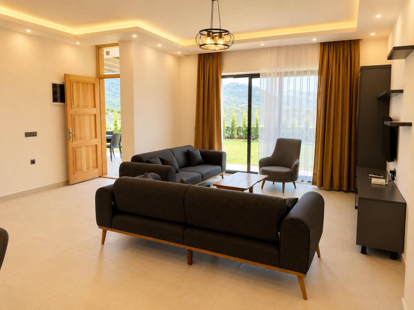 Kaş İkizce'de Balayı Çiftlerine Uygun, Kapalı Havuzlu, Korunaklı Villa