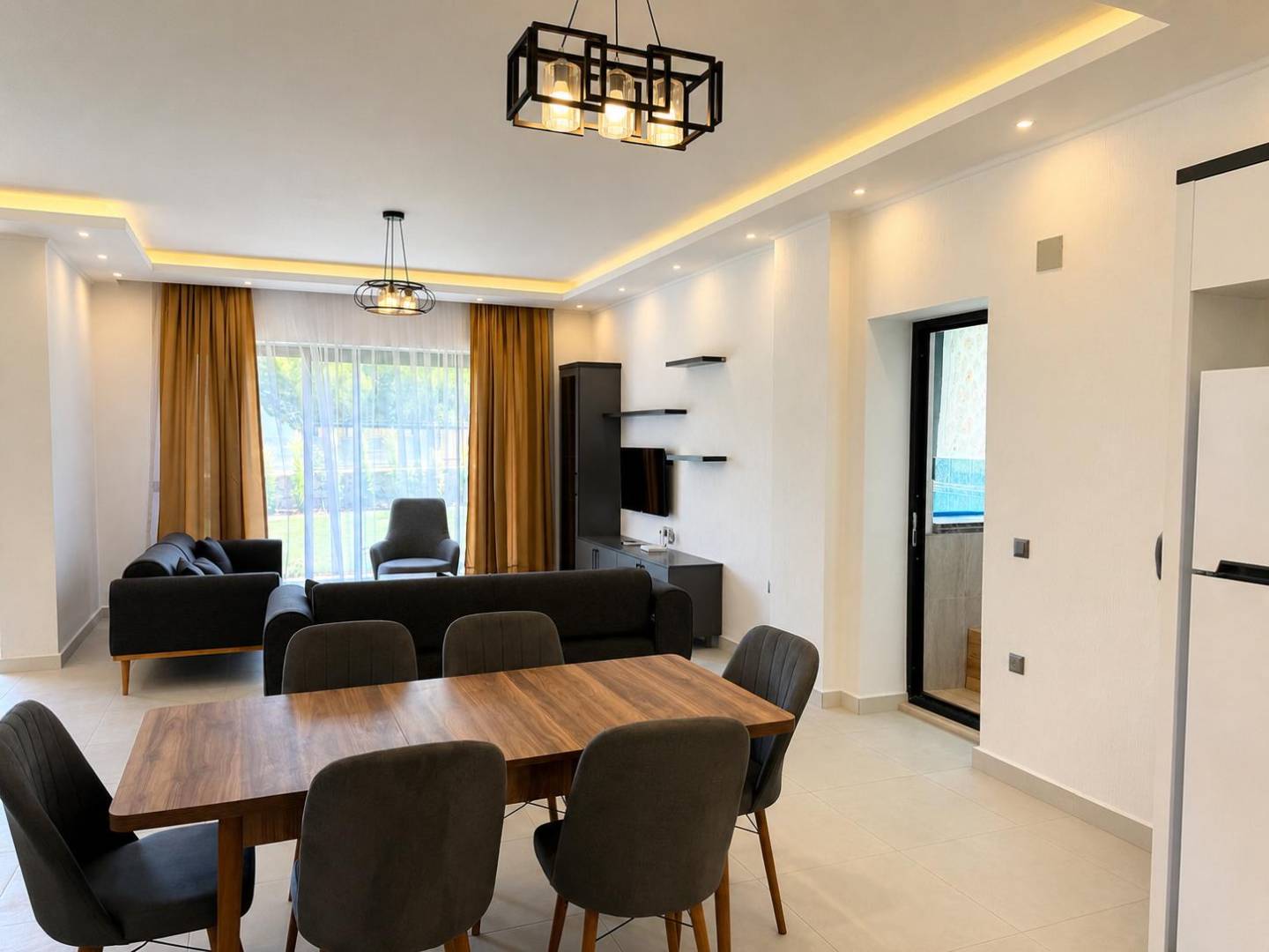 Kaş İkizce'de Balayı Çiftlerine Uygun, Kapalı Havuzlu, Korunaklı Villa