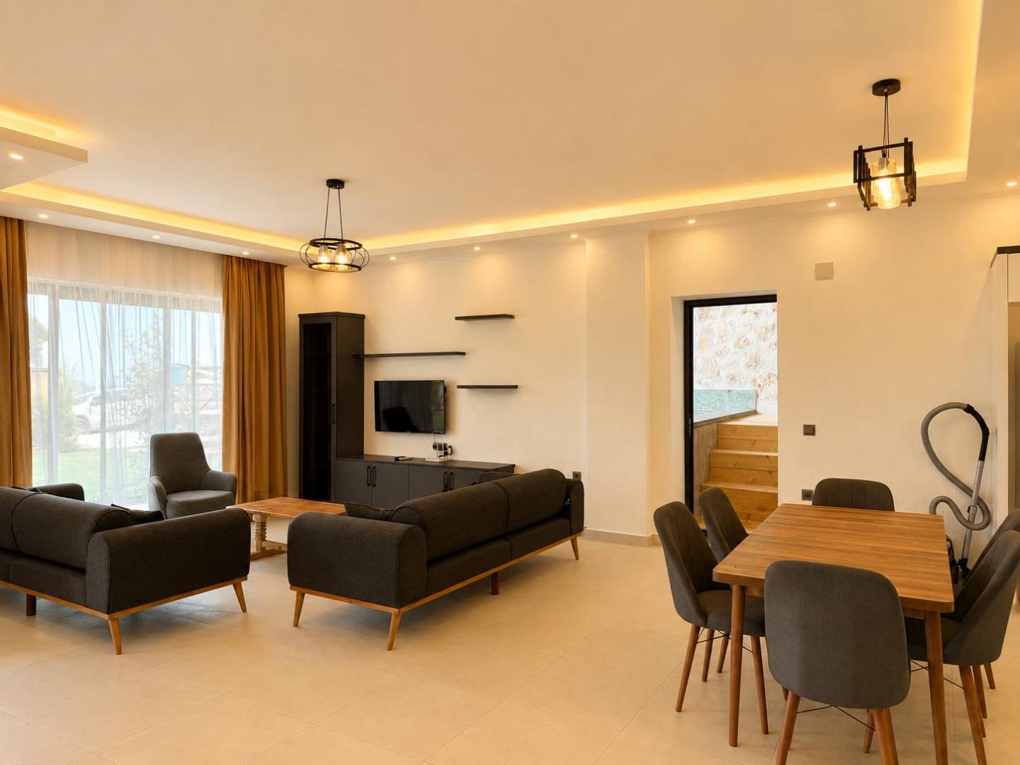 Kaş İkizce'de Balayı Çiftlerine Uygun, Kapalı Havuzlu, Korunaklı Villa