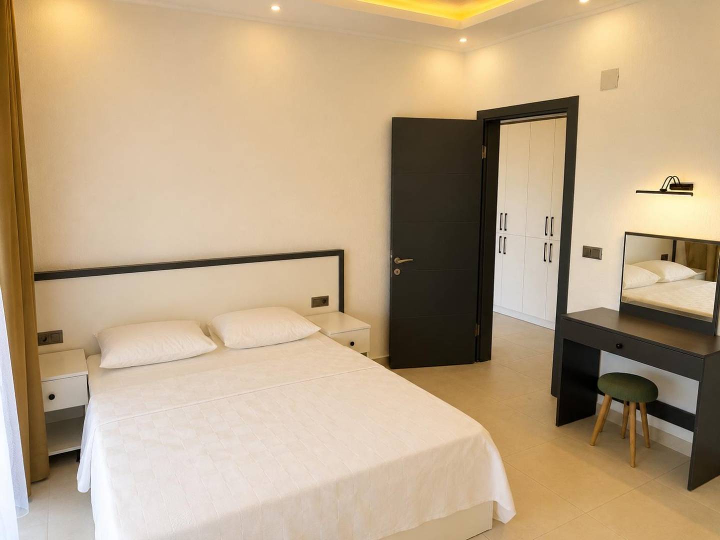 Kaş İkizce'de Balayı Çiftlerine Uygun, Kapalı Havuzlu, Korunaklı Villa