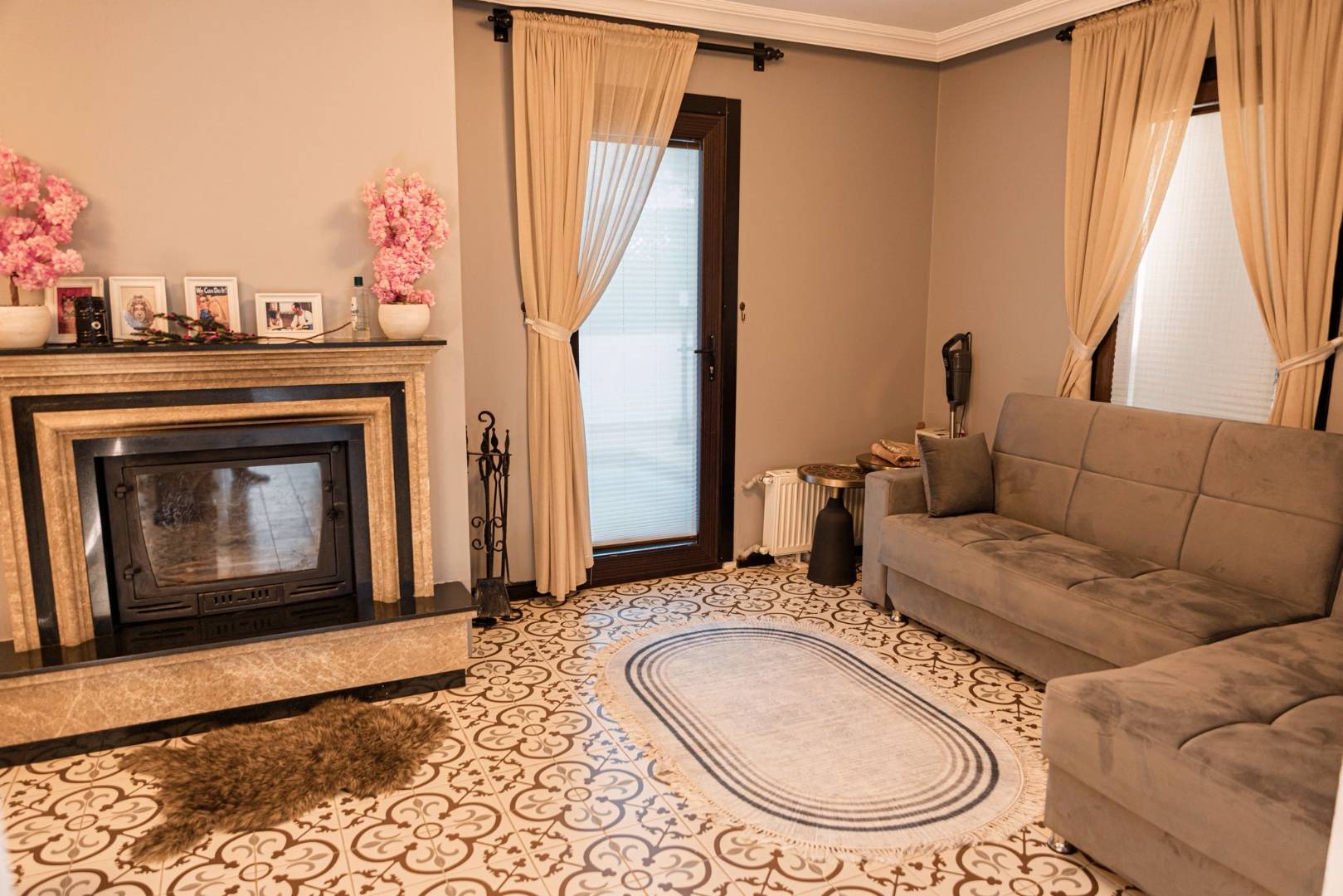 Sakarya Sapanca'da Göl Manzaralı, Isıtmalı ve Özel Havuzlu, Villa