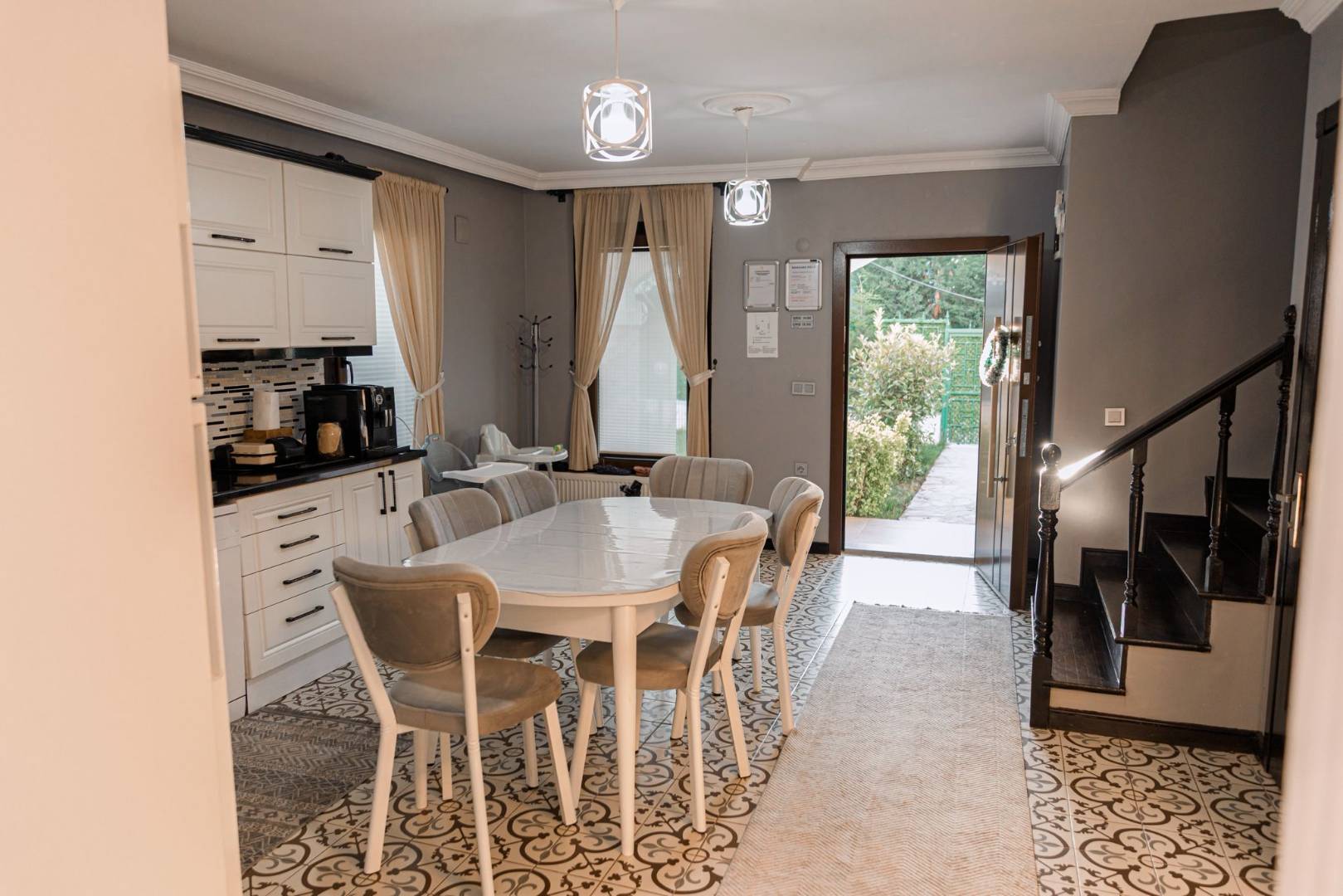 Sakarya Sapanca'da Göl Manzaralı, Isıtmalı ve Özel Havuzlu, Villa