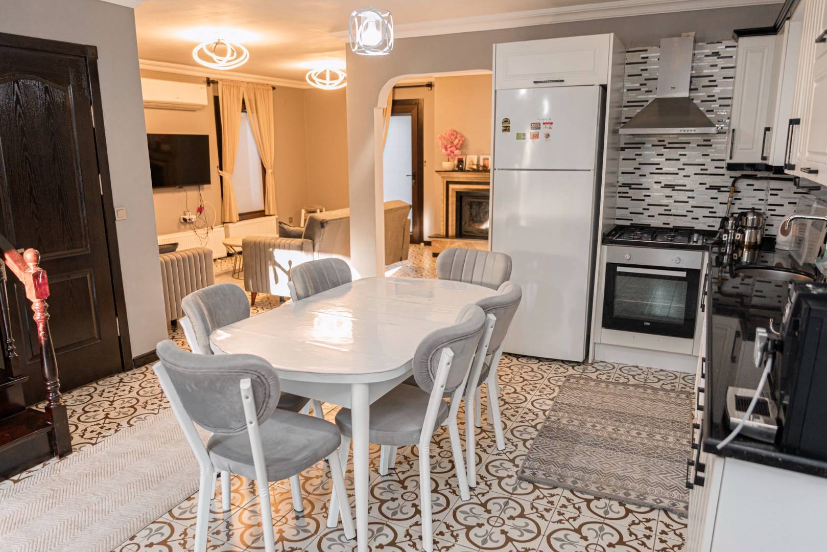 Sakarya Sapanca'da Göl Manzaralı, Isıtmalı ve Özel Havuzlu, Villa