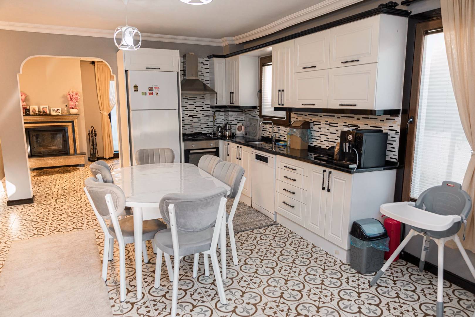 Sakarya Sapanca'da Göl Manzaralı, Isıtmalı ve Özel Havuzlu, Villa