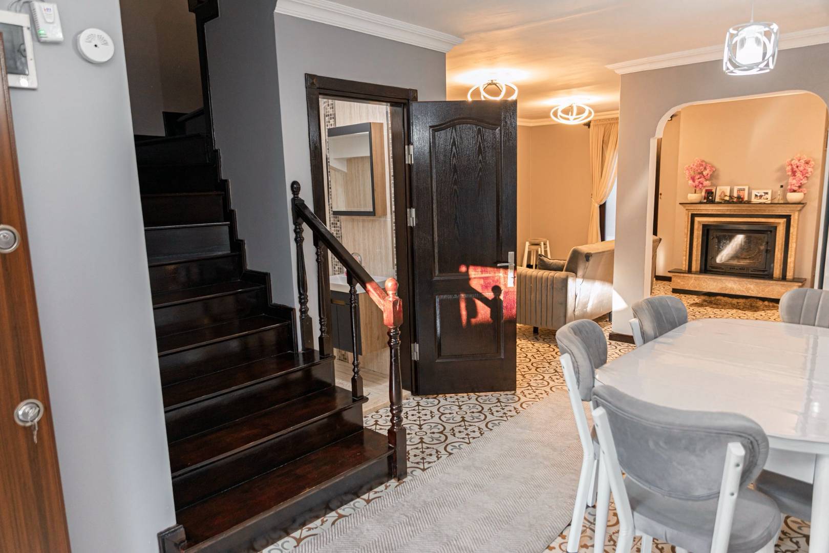 Sakarya Sapanca'da Göl Manzaralı, Isıtmalı ve Özel Havuzlu, Villa