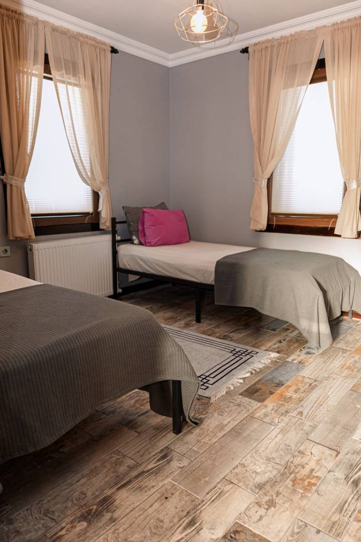 Sakarya Sapanca'da Göl Manzaralı, Isıtmalı ve Özel Havuzlu, Villa