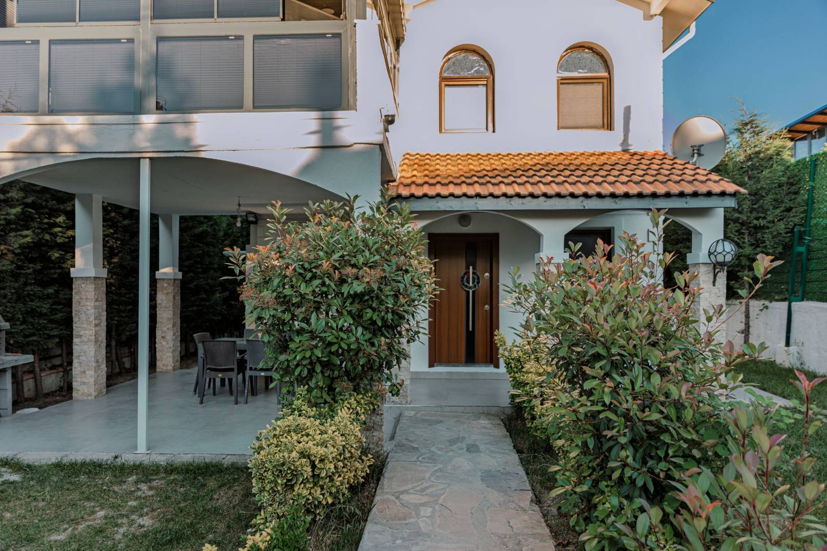 Sakarya Sapanca'da Göl Manzaralı, Isıtmalı ve Özel Havuzlu, Villa