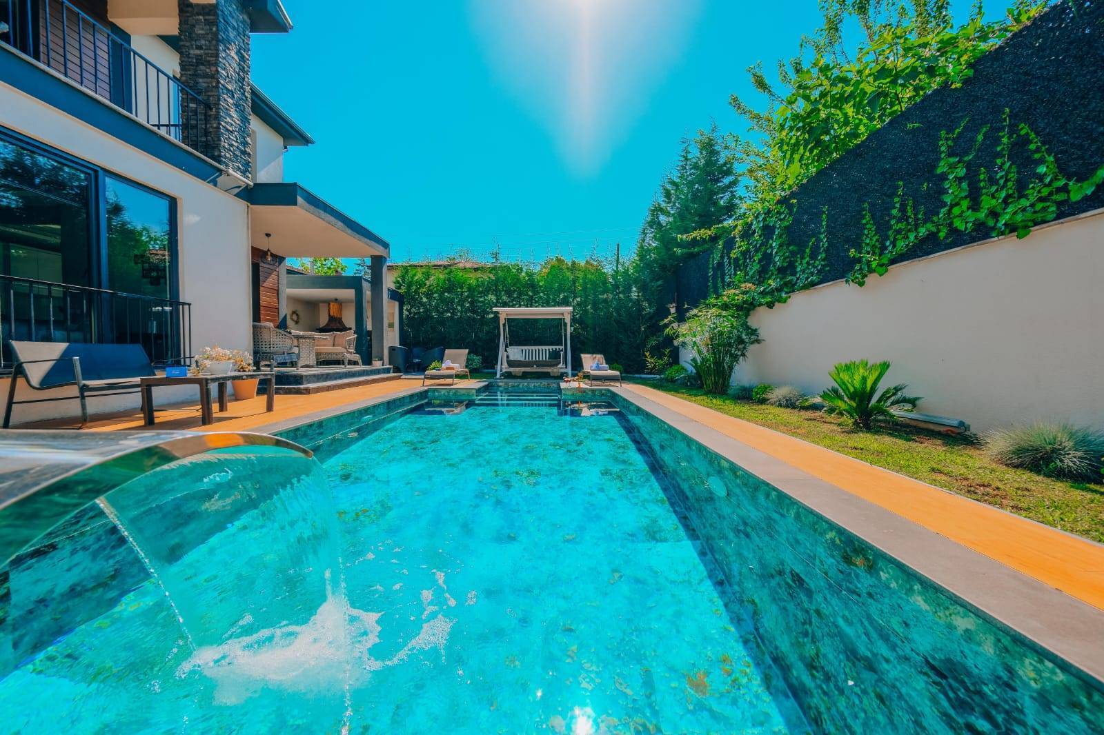 Sapanca Çayiçi'nde Modern Tasarımlı, Isıtmalı Özel Havuzlu, 4+1 Villa 41614 — 2
