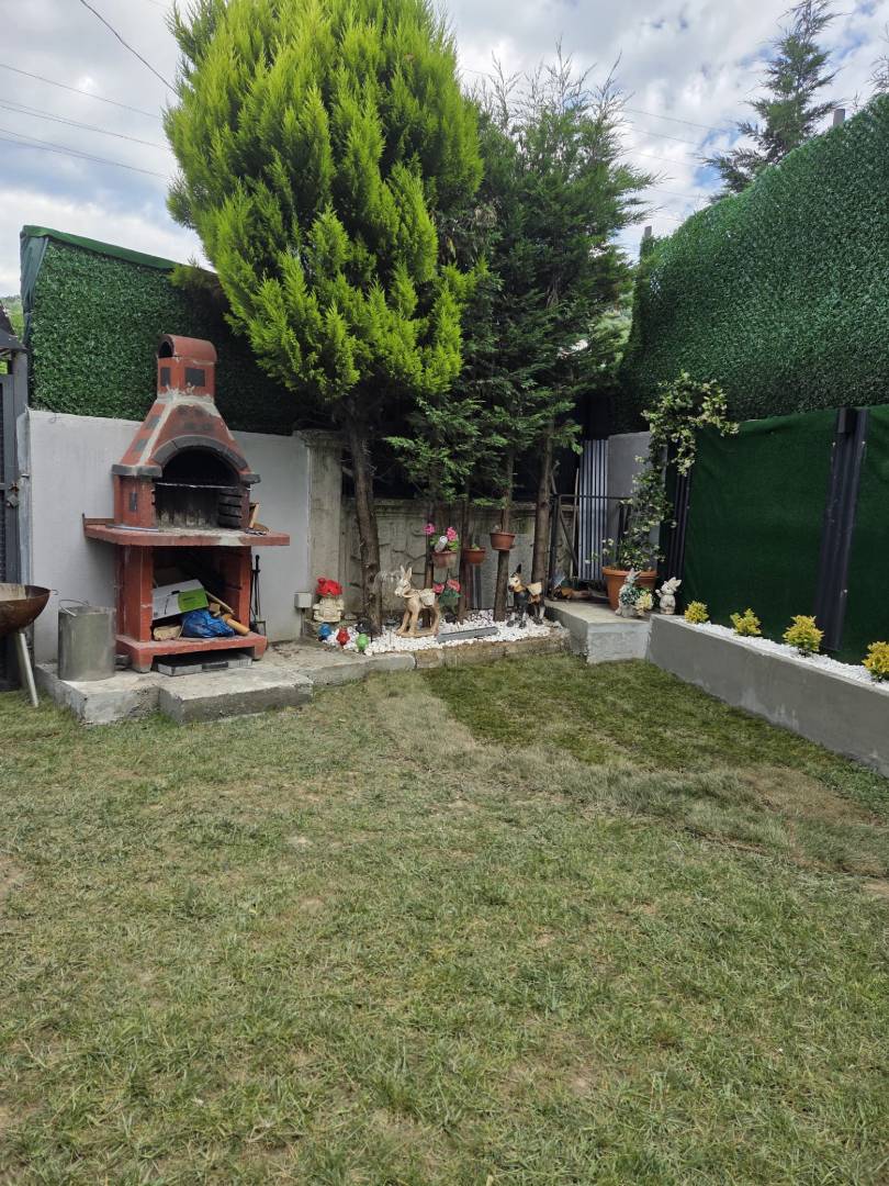 Sapanca Güldibi'nde Yemyeşil Bahçede, Özel Havuzlu, Taş Villa 