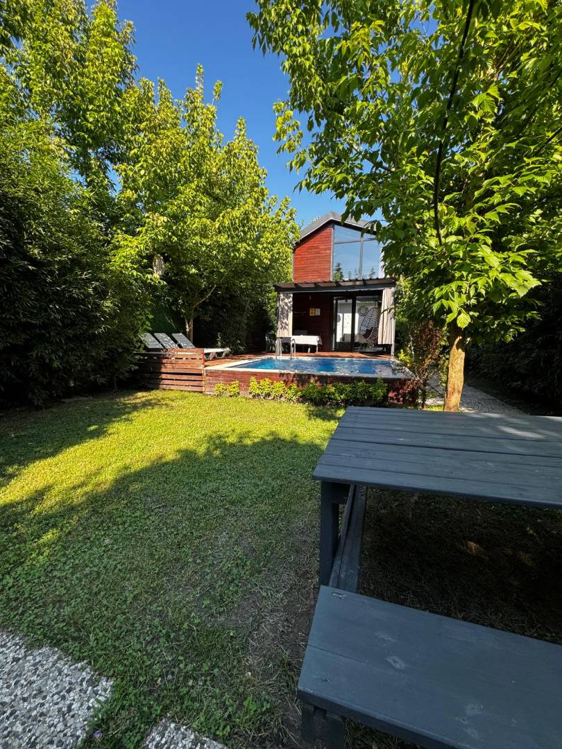 Sapanca Kırkpınar'da Merkezi Konumda, Isıtmalı Havuzlu, Kiralık Bungalov