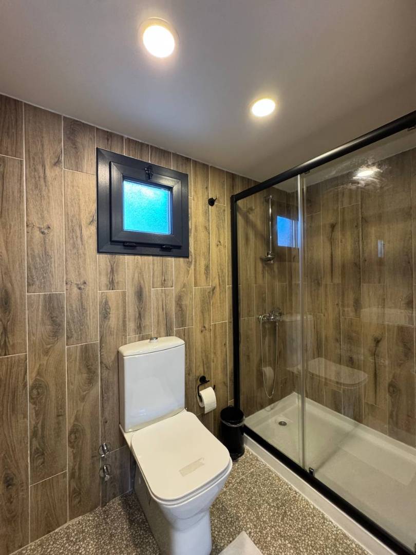 Sapanca Kırkpınar'da Minimalist Tasarımlı, Isıtmalı Havuzlu, 1+1 Tiny House