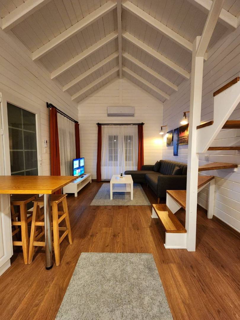 Sapanca Kırkpınar'da Muhteşem Doğafa, Isıtmalı Havuzlu, Konforlu Tiny House