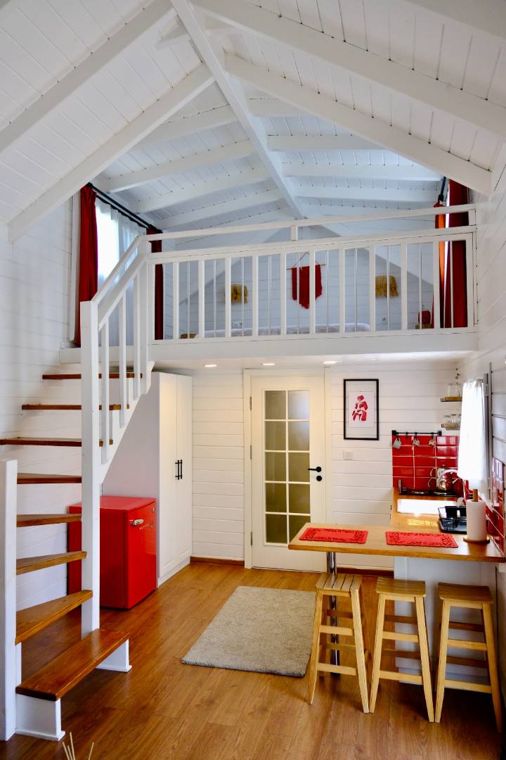 Sapanca Kırkpınar'da Muhteşem Doğafa, Isıtmalı Havuzlu, Konforlu Tiny House