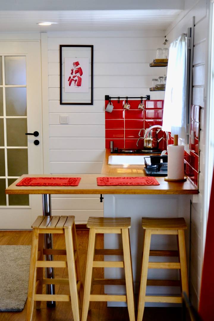 Sapanca Kırkpınar'da Muhteşem Doğafa, Isıtmalı Havuzlu, Konforlu Tiny House