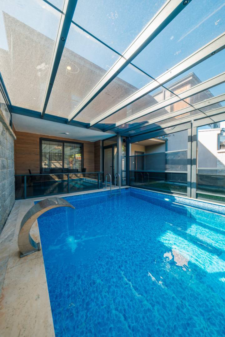 Sapanca Kırkpınar'da Nezih Konumda, Isıtmalı Havuzlu, Lüks Villa