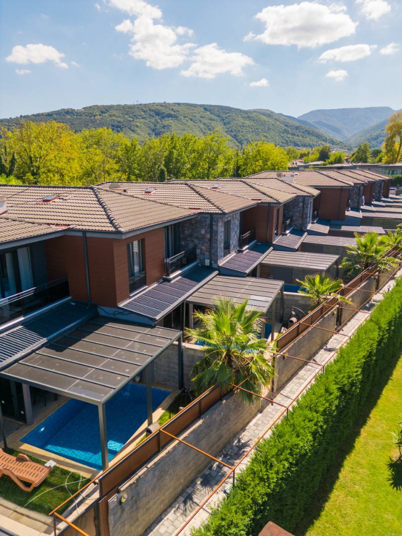 Sapanca Kırkpınar'da Nezih Konumda, Isıtmalı Havuzlu, Lüks Villa