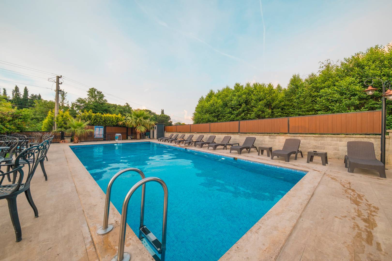 Sapanca Kırkpınar'da Sakin Konumda, Isıtmalı Havuzlu, Kiralık Villa