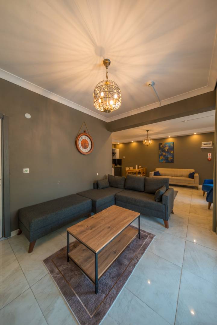 Sapanca Kırkpınar'da Yemyeşil Bahçeli, Özel Havuzlu, Modern Villa