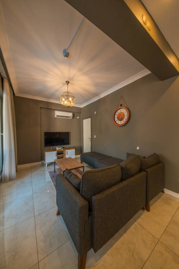 Sapanca Kırkpınar'da Yemyeşil Bahçeli, Özel Havuzlu, Modern Villa