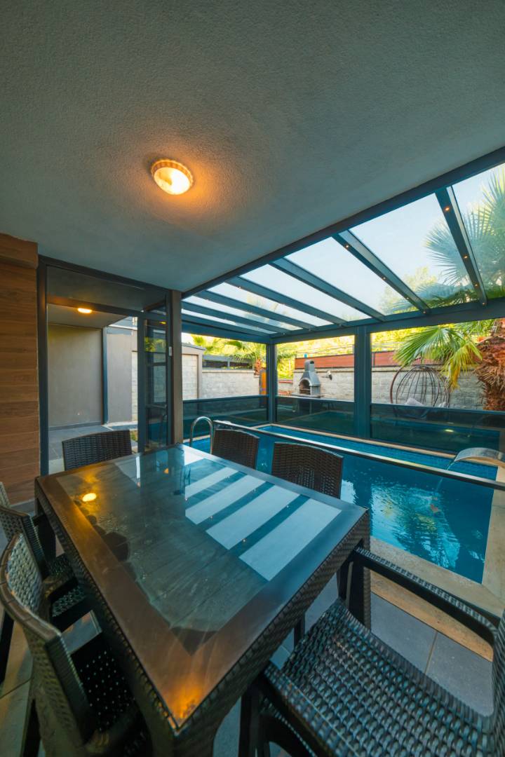 Sapanca Kırkpınar'da Yemyeşil Bahçeli, Özel Havuzlu, Modern Villa