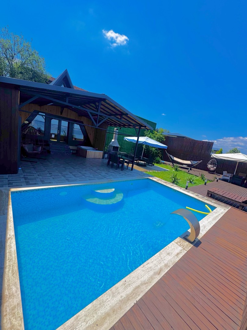 Sapanca Kuruçeşme'de Enfes Göl Manzaralı, Özel Havuzlu, Kiralık Bungalov