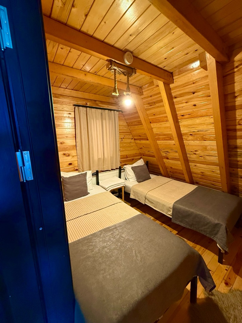 Sapanca Kuruçeşme'de Enfes Göl Manzaralı, Özel Havuzlu, Kiralık Bungalov