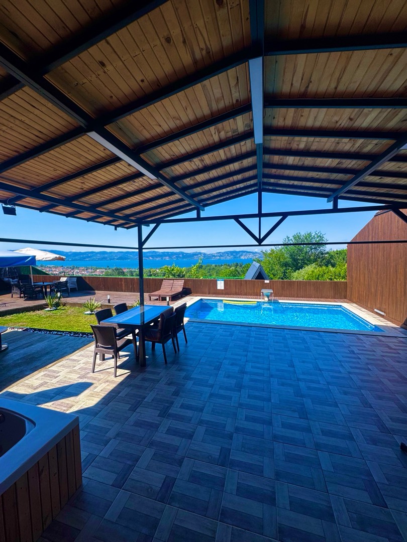Sapanca Kuruçeşme'de Enfes Göl Manzaralı, Özel Havuzlu, Kiralık Bungalov