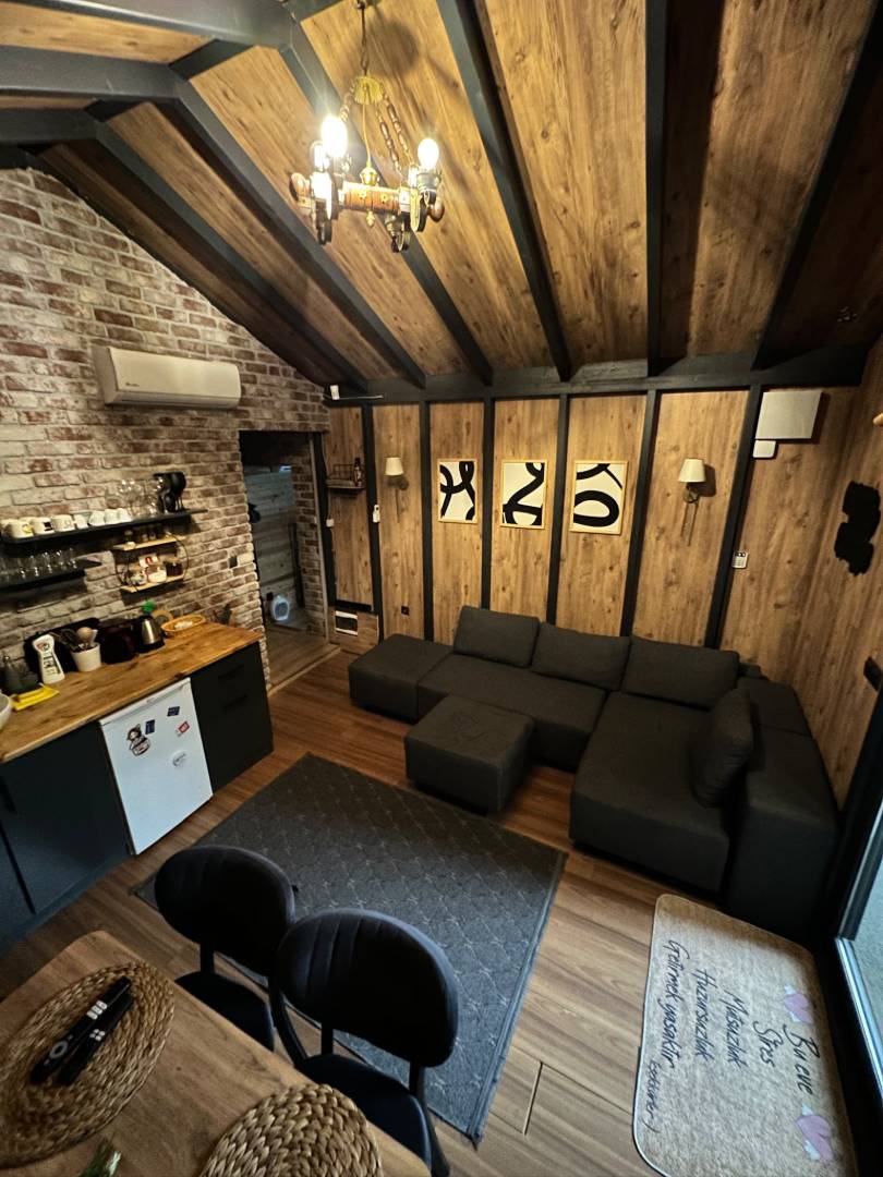 Sapanca Yanık'ta Doğanın İçerisinde, Özel Havuzlu, Minimalist Bungalov