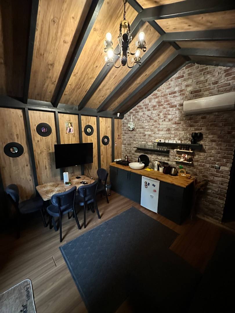 Sapanca Yanık'ta Doğanın İçerisinde, Özel Havuzlu, Minimalist Bungalov