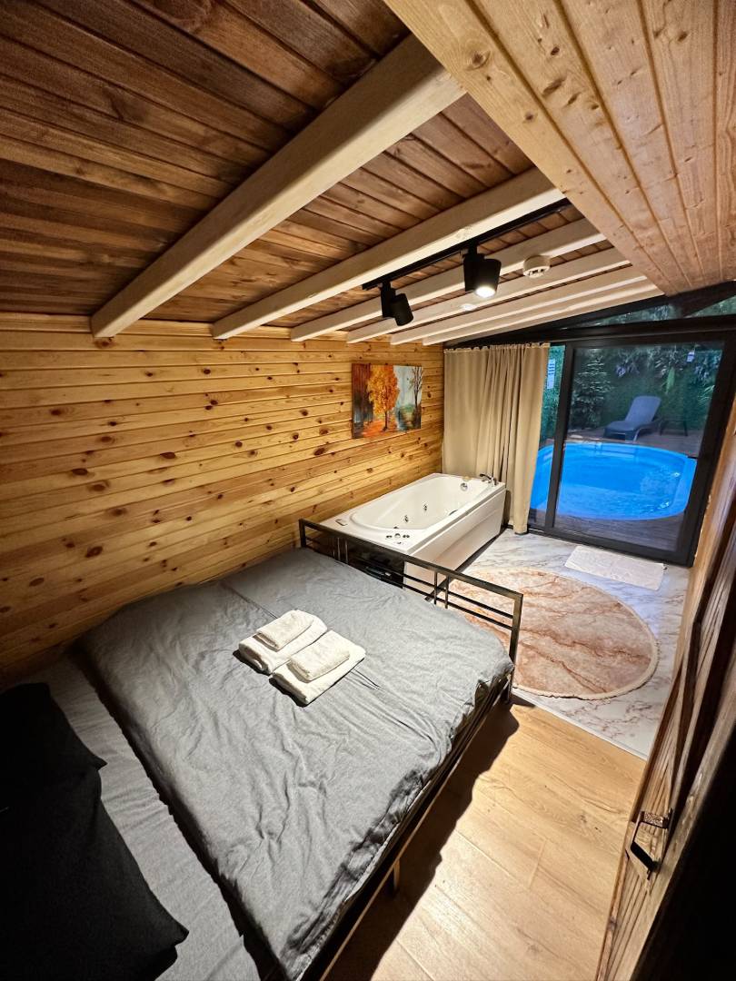 Sapanca Yanık'ta Doğanın İçerisinde, Özel Havuzlu, Minimalist Bungalov