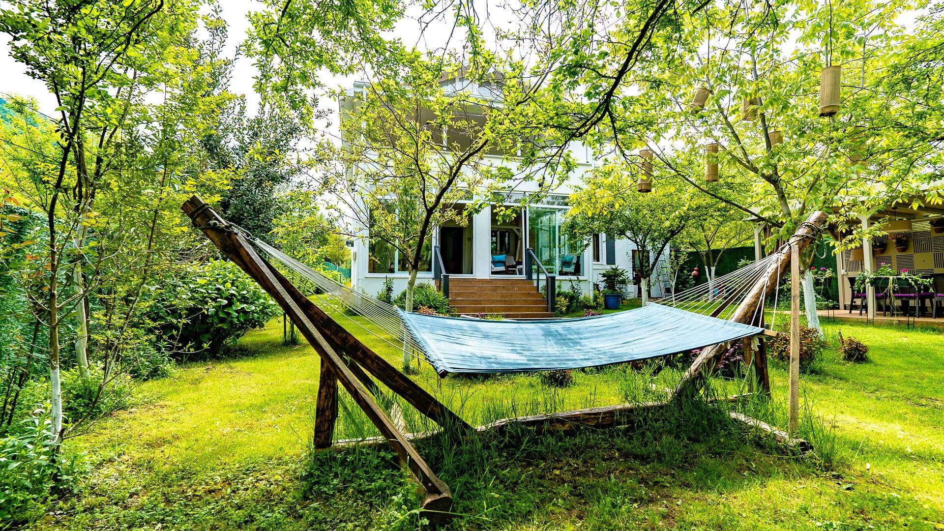 Sapanca Yanık'ta Geniş Bahçeli, Isıtmalı Özel Havuzlu, Lüks Villa