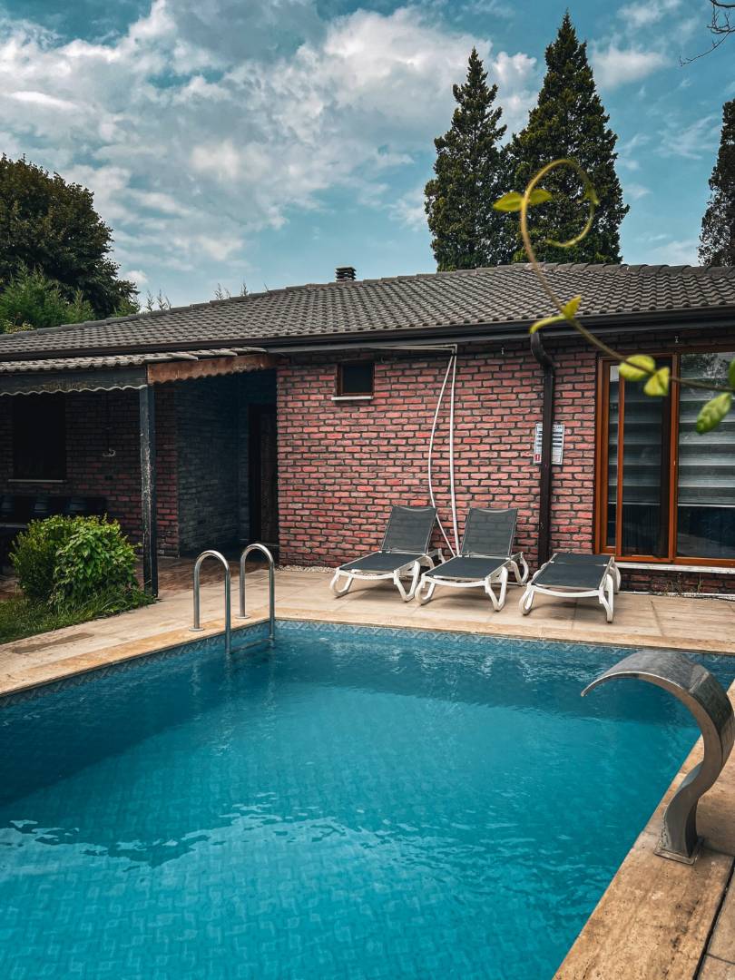 Sapanca Yanık'ta Jakuzili, Özel Havuzlu, Tuğla Villa 46054 — 2