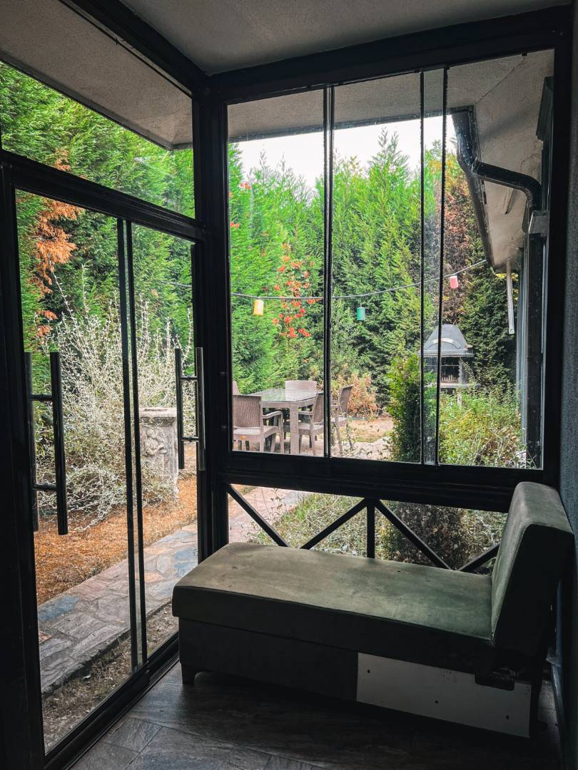Sapanca Yanık'ta Jakuzili, Özel Havuzlu, Tuğla Villa