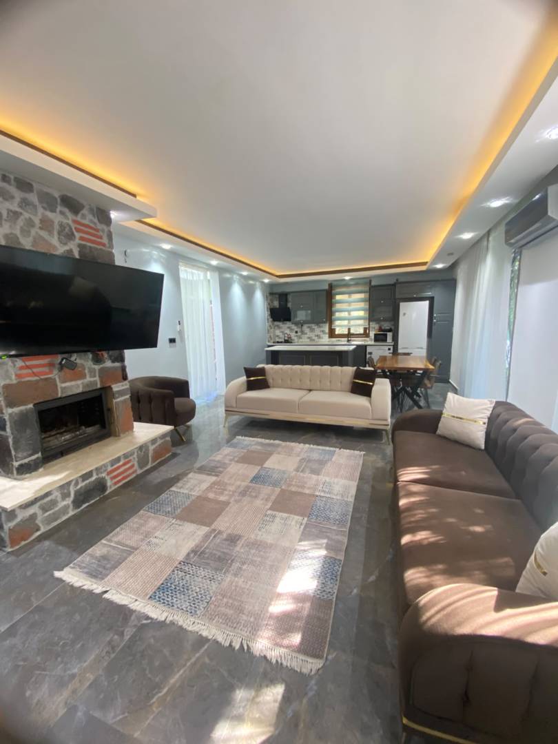 Sapanca Yanık'ta Jakuzili, Özel Havuzlu, Tuğla Villa 3+1