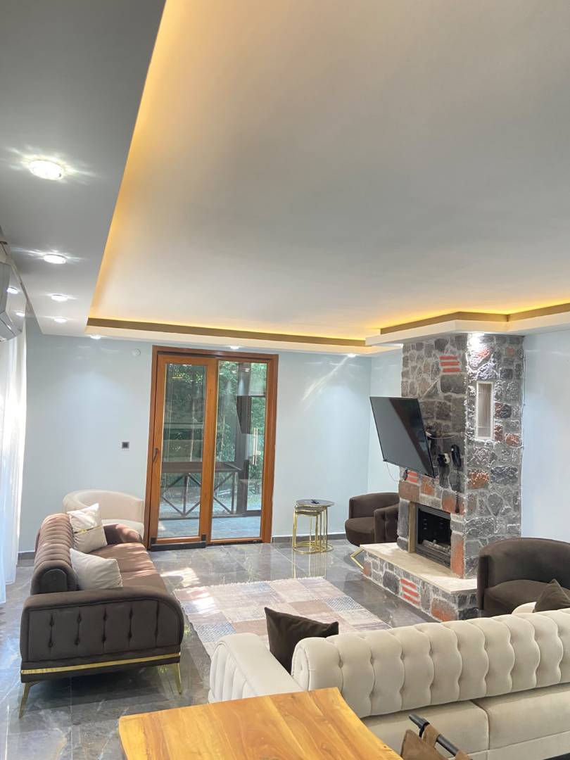 Sapanca Yanık'ta Jakuzili, Özel Havuzlu, Tuğla Villa 3+1