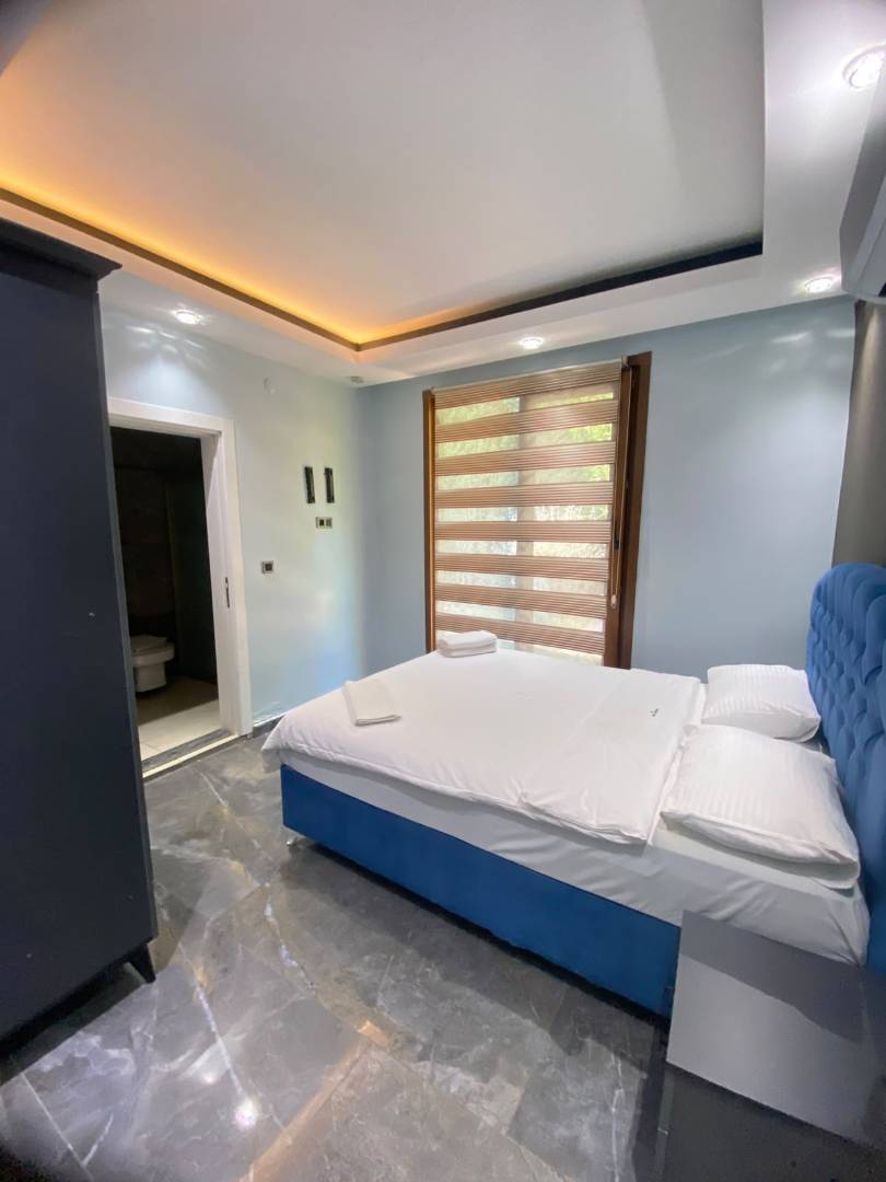 Sapanca Yanık'ta Jakuzili, Özel Havuzlu, Tuğla Villa 3+1