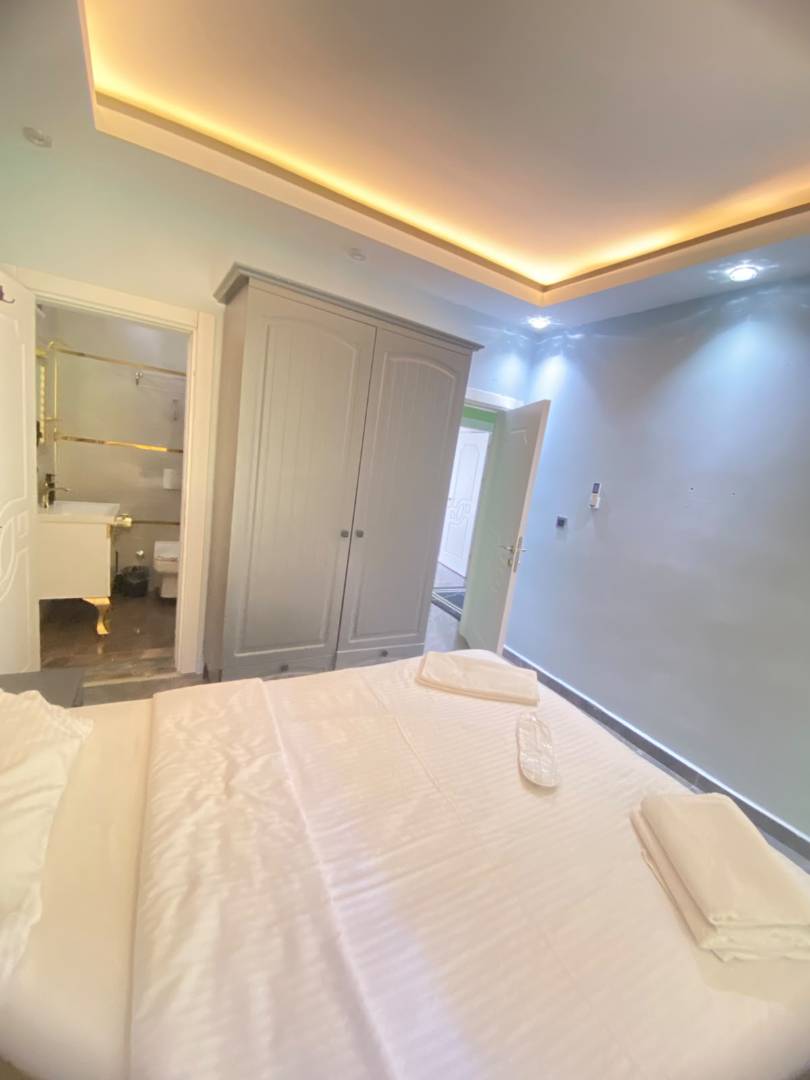 Sapanca Yanık'ta Jakuzili, Özel Havuzlu, Tuğla Villa 3+1