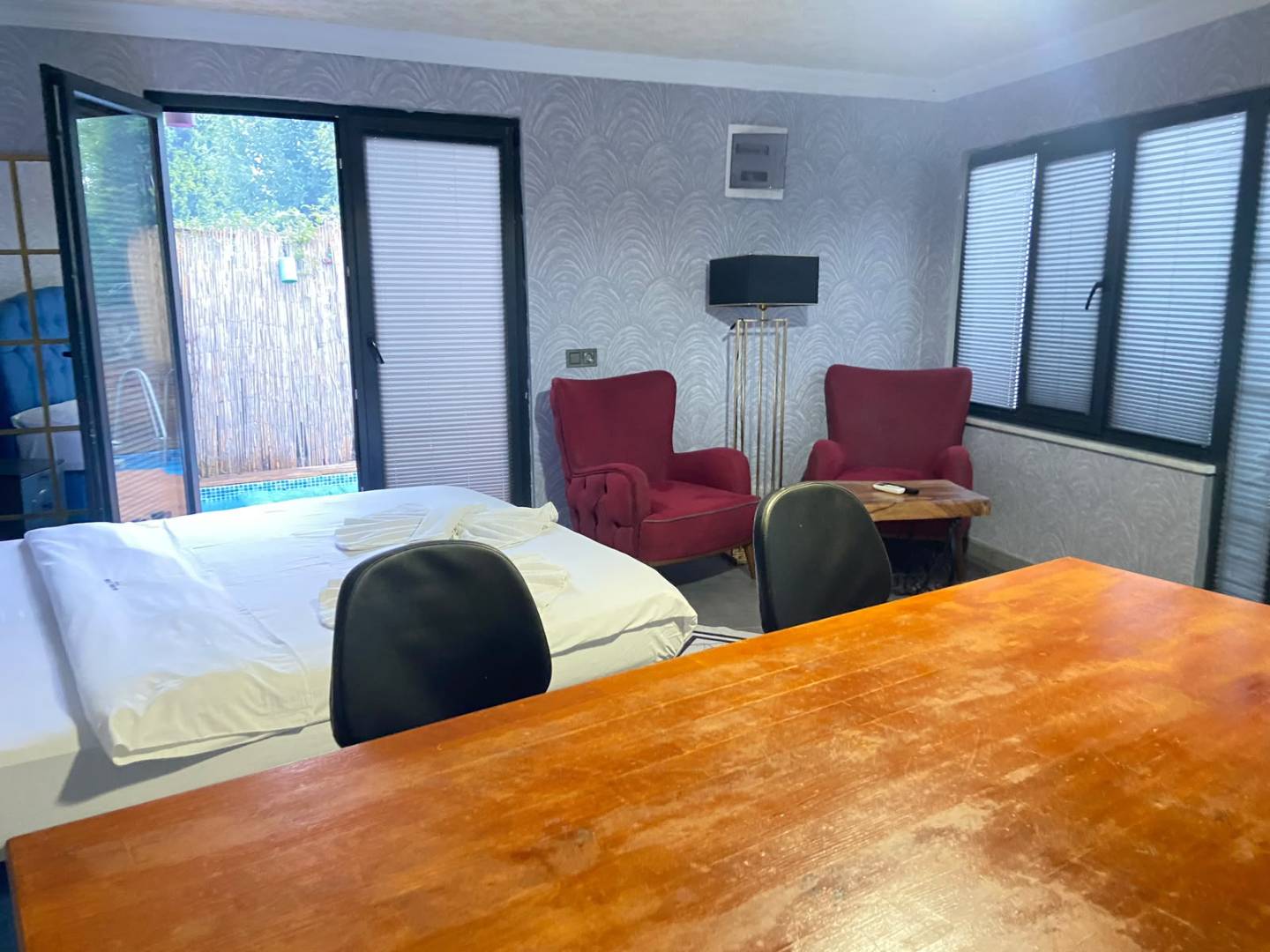 Sapanca Yanık'ta Minimalist Tasarımlı, Özel Havuzlu, 1+0 Villa