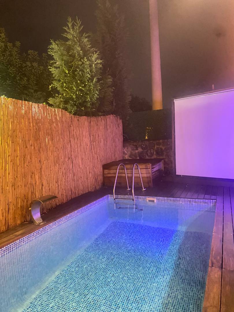 Sapanca Yanık'ta Minimalist Tasarımlı, Özel Havuzlu, 1+0 Villa